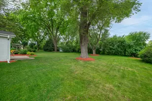 2355 Guinevere Dr, Brookfield, WI 53045 - Photo 31