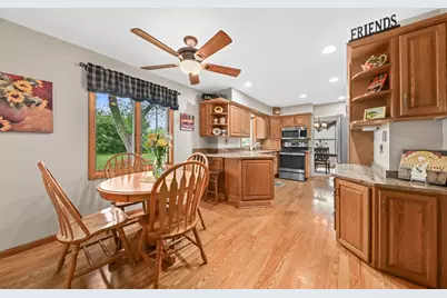 2355  Guinevere Dr, Brookfield, WI 53045 - Photo 9