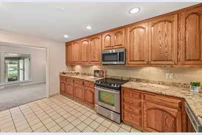 10117 N Gettysburg Ct, Mequon, WI 53092 - Photo 5