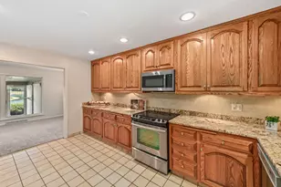 10117 N Gettysburg Ct, Mequon, WI 53092 - Photo 5