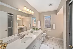 10117 N Gettysburg Ct, Mequon, WI 53092 - Photo 11