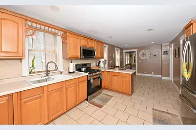 1818 S 6th St, Milwaukee, WI 53204 - Photo 7