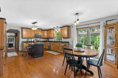 W147N7026  Woodland Dr, Menomonee Falls, WI 53051 - Photo 9