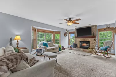 W147N7026  Woodland Dr, Menomonee Falls, WI 53051 - Photo 15