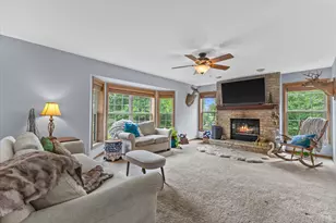W147N7026 Woodland Dr, Menomonee Falls, WI 53051 - Photo 15