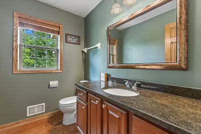 W147N7026  Woodland Dr, Menomonee Falls, WI 53051 - Photo 19