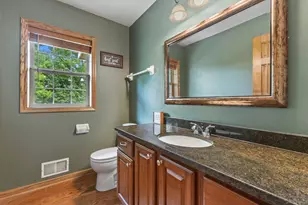 W147N7026 Woodland Dr, Menomonee Falls, WI 53051 - Photo 19