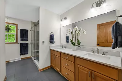 1952  Blackhawk Dr, Grafton, WI 53024 - Photo 15