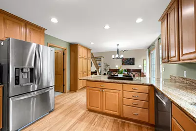 1952  Blackhawk Dr, Grafton, WI 53024 - Photo 11