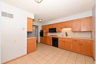 1710  Poplar Ave, South Milwaukee, WI 53172 - Photo 15