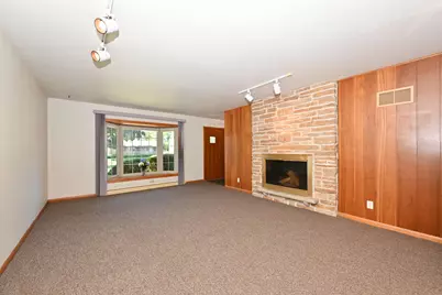 1710  Poplar Ave, South Milwaukee, WI 53172 - Photo 5