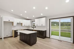 1463 Iris St, Holmen, WI 54636 - Photo 7
