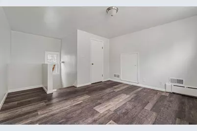 1017 E Pearson St, Milwaukee, WI 53202 - Photo 15