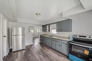 1017 E Pearson St, Milwaukee, WI 53202 - Photo 9