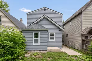 1017 E Pearson St, Milwaukee, WI 53202 - Photo 17