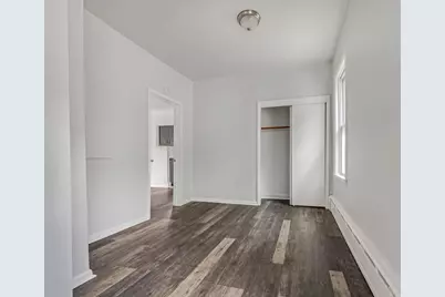 1017 E Pearson St, Milwaukee, WI 53202 - Photo 7