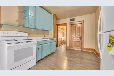902 S 20th St #902A, Manitowoc, WI 54220 - Photo 5