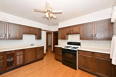 2123 N 66th St, Wauwatosa, WI 53213 - Photo 11