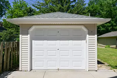 2123 N 66th St, Wauwatosa, WI 53213 - Photo 25