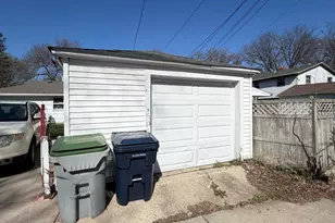 4262 N 42nd Pl, Milwaukee, WI 53216 - Photo 3