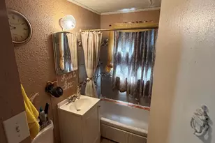 4262 N 42nd Pl, Milwaukee, WI 53216 - Photo 5