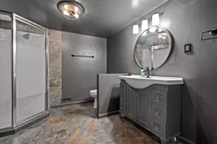 N84W16093 Donald Ct, Menomonee Falls, WI 53051 - Photo 29