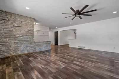 N84W16093  Donald Ct, Menomonee Falls, WI 53051 - Photo 5