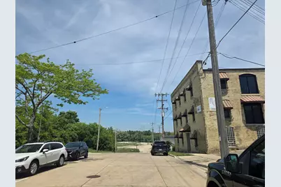 519  Center St, Racine, WI 53403 - Photo 5