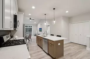 405 Falcon Ridge Dr, Burlington, WI 53105 - Photo 3