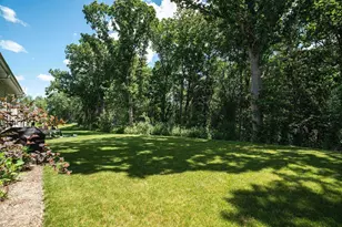 524 Wild Oak Rd, Hartland, WI 53029 - Photo 5