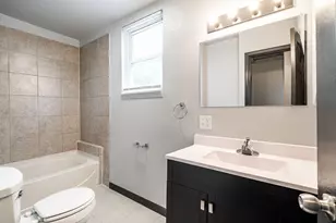547 N 25th St, Milwaukee, WI 53233 - Photo 15