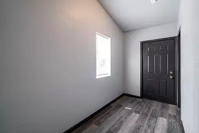 547 N 25th St, Milwaukee, WI 53233 - Photo 23