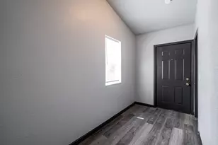 547 N 25th St, Milwaukee, WI 53233 - Photo 23