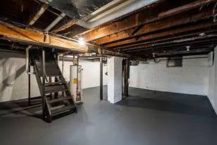 547 N 25th St, Milwaukee, WI 53233 - Photo 21