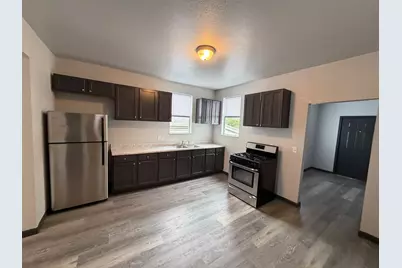 547 N 25th St, Milwaukee, WI 53233 - Photo 7
