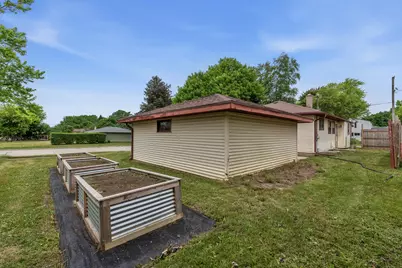 2035  Parkfield Dr, West Bend, WI 53090 - Photo 23