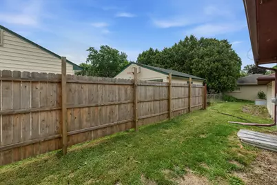 2035  Parkfield Dr, West Bend, WI 53090 - Photo 21