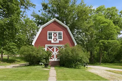 N30W29393  Hillcrest Dr, Delafield, WI 53072 - Photo 3