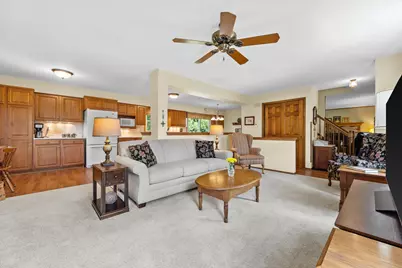 S67W32648  Ashton Way, Mukwonago, WI 53149 - Photo 9