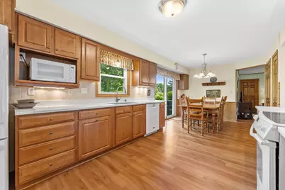 S67W32648  Ashton Way, Mukwonago, WI 53149 - Photo 11