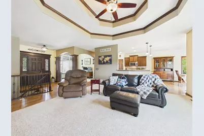 W272N387  Hilltop Dr, Pewaukee, WI 53188 - Photo 25