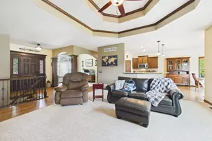 W272N387 Hilltop Dr, Pewaukee, WI 53188 - Photo 25