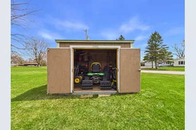 W272N387  Hilltop Dr, Pewaukee, WI 53188 - Photo 103