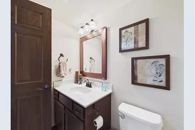 W272N387  Hilltop Dr, Pewaukee, WI 53188 - Photo 79