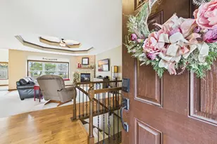 W272N387 Hilltop Dr, Pewaukee, WI 53188 - Photo 9