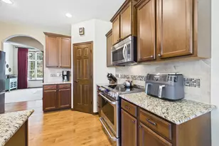 W272N387 Hilltop Dr, Pewaukee, WI 53188 - Photo 35