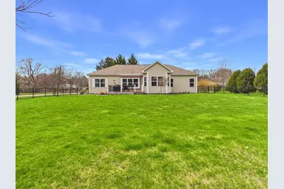 W272N387  Hilltop Dr, Pewaukee, WI 53188 - Photo 95