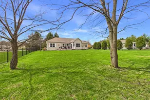 W272N387 Hilltop Dr, Pewaukee, WI 53188 - Photo 93