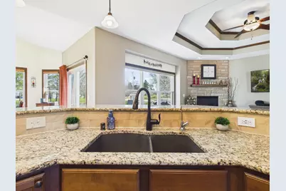 W272N387  Hilltop Dr, Pewaukee, WI 53188 - Photo 37