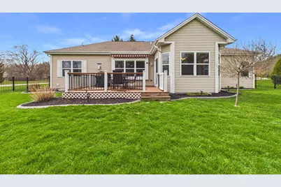 W272N387  Hilltop Dr, Pewaukee, WI 53188 - Photo 87